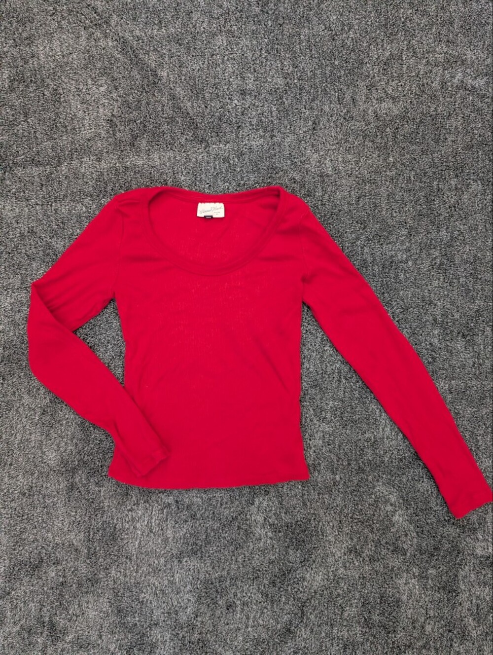 Universal Thread Women's Red Scoop Neck Long Sleeve Tee SZ Small